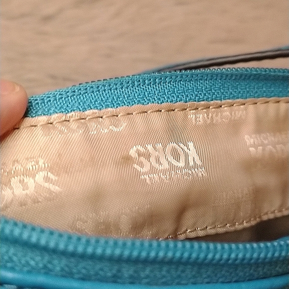 GUC Michael Kors Summer Blue Crossbody Bag - Picture 15 of 15